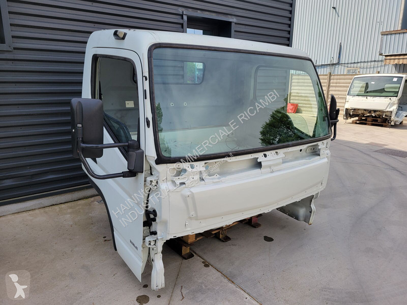 قطع غيار الآليات الثقيلة Mitsubishi Fuso CANTER...