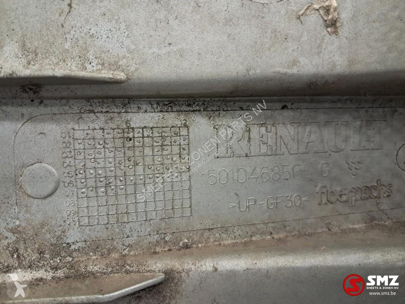 قطع غيار الآليات الثقيلة Renault Occ voorgrille...