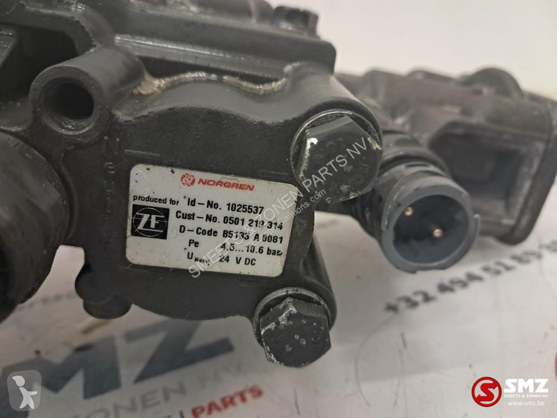 قطع غيار الآليات الثقيلة DAF Occ ventielblok...