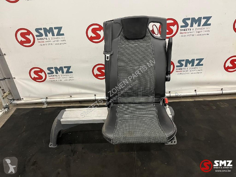 قطع غيار الآليات الثقيلة Mercedes Occ lot van 7...