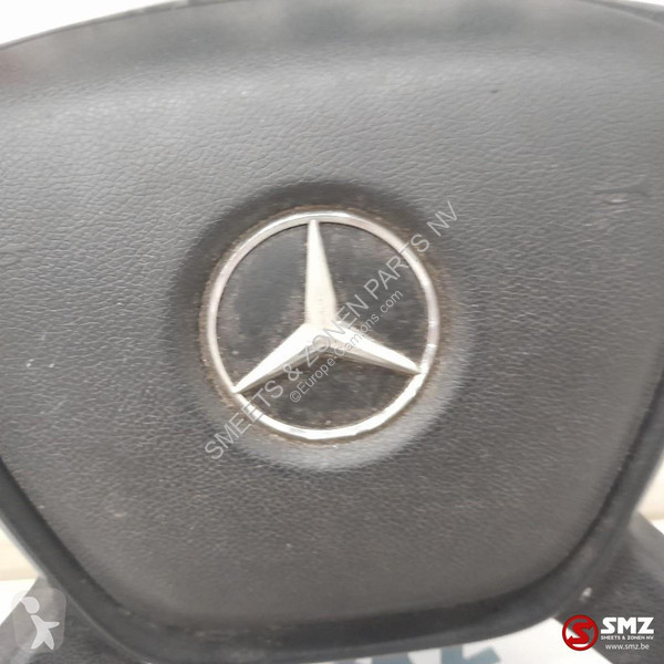 Náhradní díly pro kamiony Mercedes Occ...