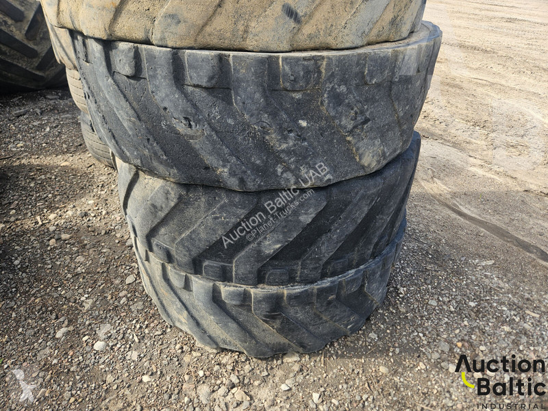 Teherautó-alkatrészek  tyres with rims