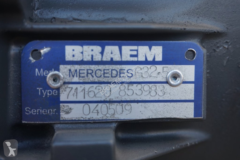 Náhradní díly pro kamiony Mercedes...