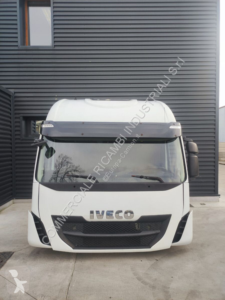 قطع غيار الآليات الثقيلة Iveco STRALIS AS HIWAY...