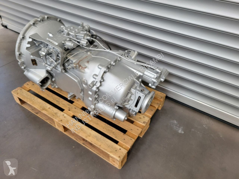 قطع غيار الآليات الثقيلة Volvo FH  VT2214B...