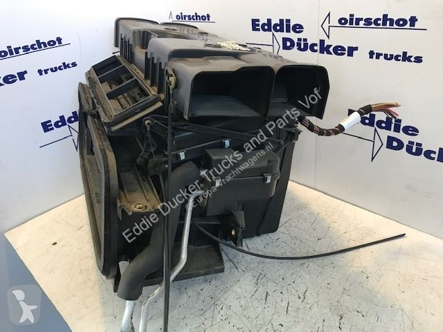 Pièces poids lourds Mercedes A 9438300160...