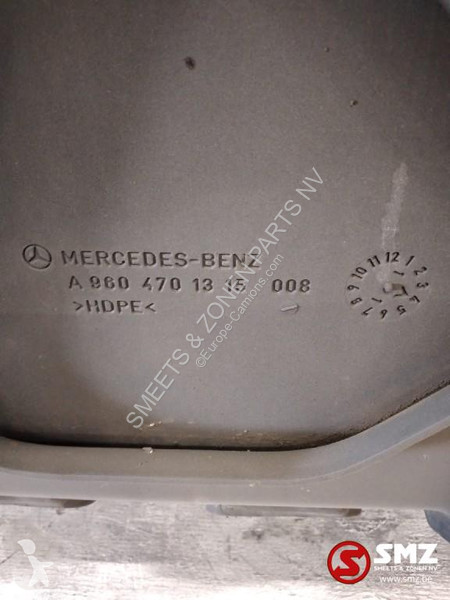 Peças pesados Mercedes Occ AdBlue tank 60L...