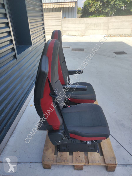 قطع غيار الآليات الثقيلة Volvo driver + passenger