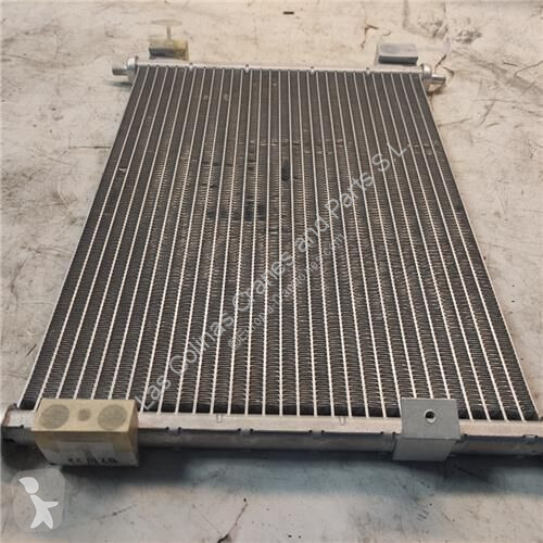 Pièces poids lourds Nissan Radiateur de...