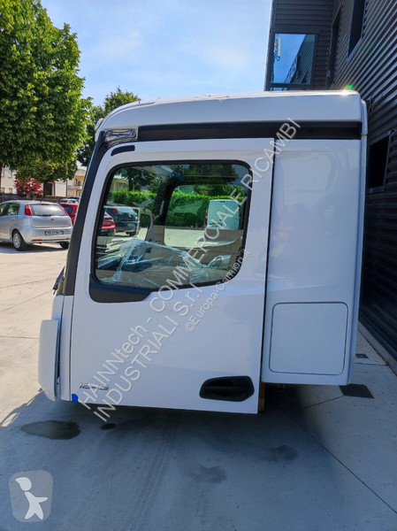 قطع غيار الآليات الثقيلة Mercedes AROCS ACTROS...