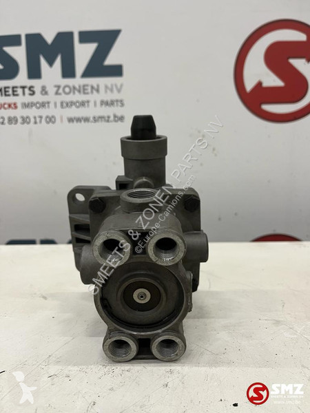 قطع غيار الآليات الثقيلة Wabco Brake valve -...