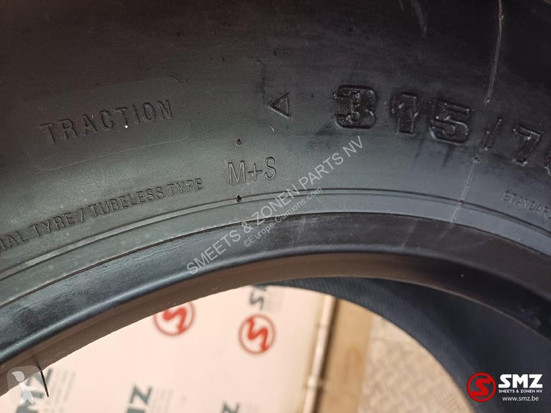 قطع غيار الآليات الثقيلة  Band vrachtwagen...