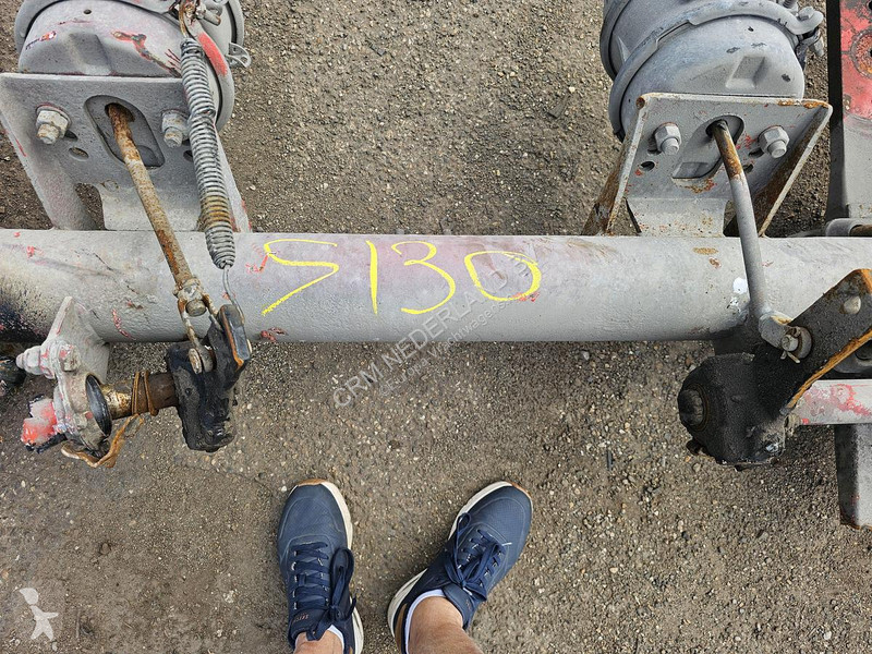 Pièces poids lourds SMB TRAILER AXLE SINGLE TIRES.