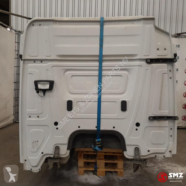Pièces poids lourds Mercedes Occ cabine RHD...