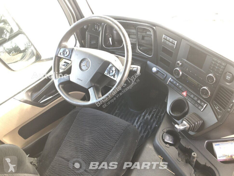 قطع غيار الآليات الثقيلة Mercedes