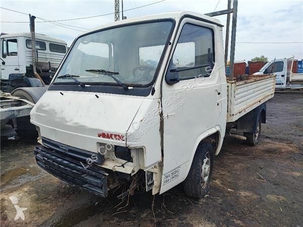 قطع غيار الآليات الثقيلة Nissan oteur...