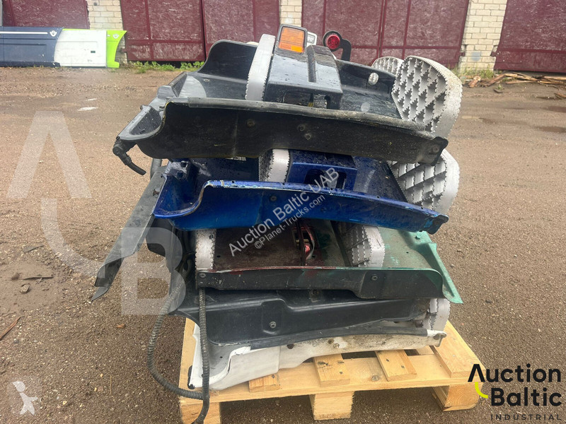 قطع غيار الآليات الثقيلة Scania steps