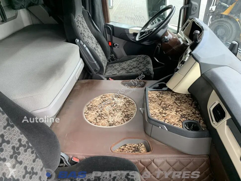 قطع غيار الآليات الثقيلة Scania
