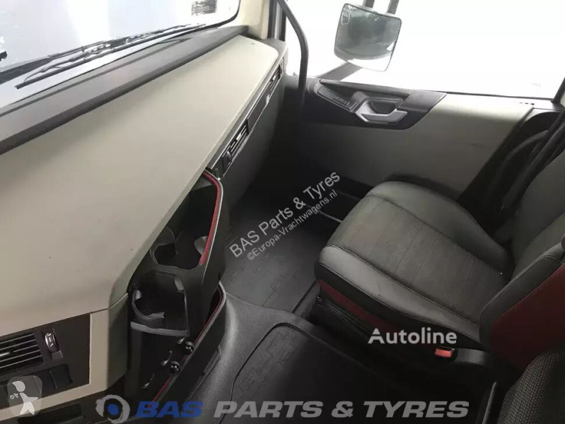 قطع غيار الآليات الثقيلة Volvo