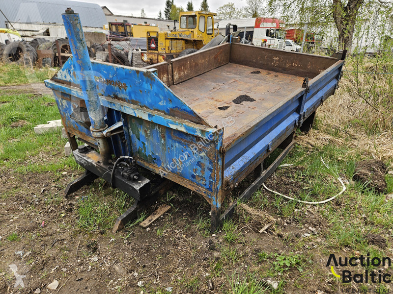 قطع غيار الآليات الثقيلة  cargo part with cylinder
