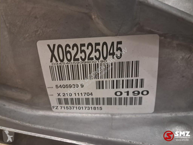 قطع غيار الآليات الثقيلة Mercedes...