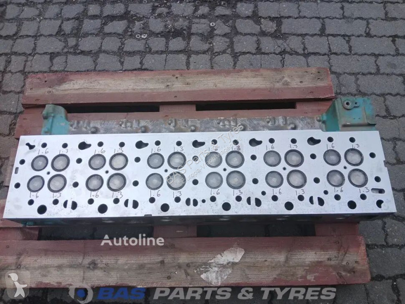 قطع غيار الآليات الثقيلة Volvo Cylinderhead...