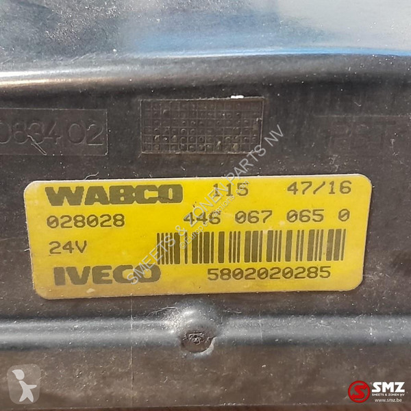 قطع غيار الآليات الثقيلة Iveco Occ radarsensor...