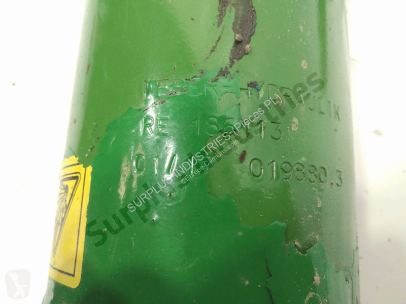 قطع غيار الآليات الثقيلة John Deere 8345R