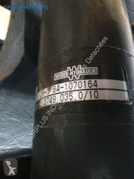 قطع غيار الآليات الثقيلة Deutz-Fahr AGROTRON...