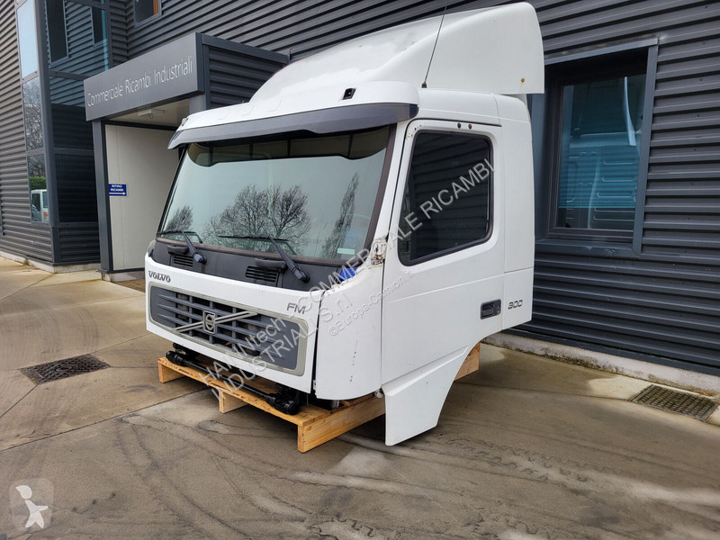 قطع غيار الآليات الثقيلة Volvo - DAY CAB - L1 H1