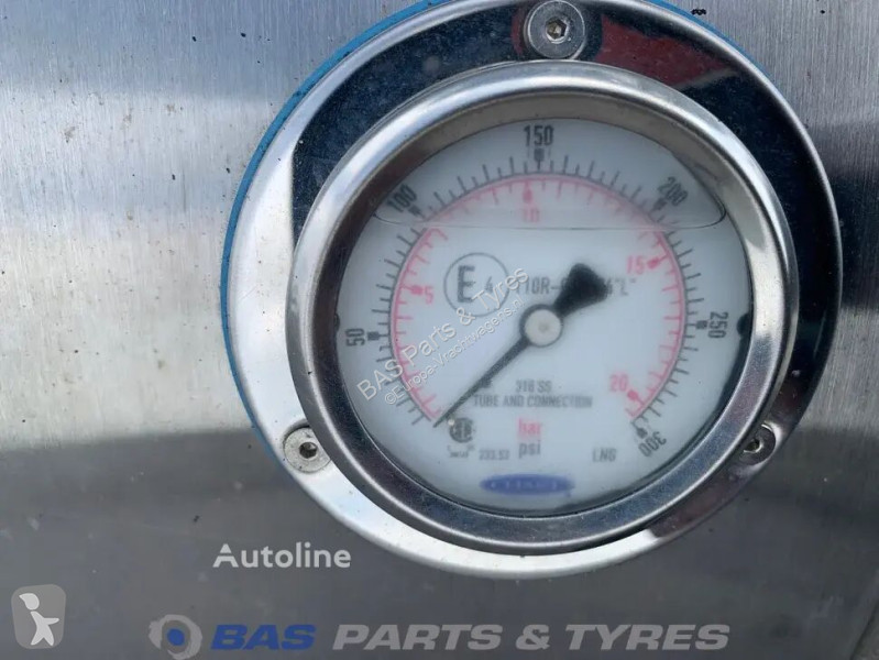 قطع غيار الآليات الثقيلة Scania LNG tank 352 Liter
