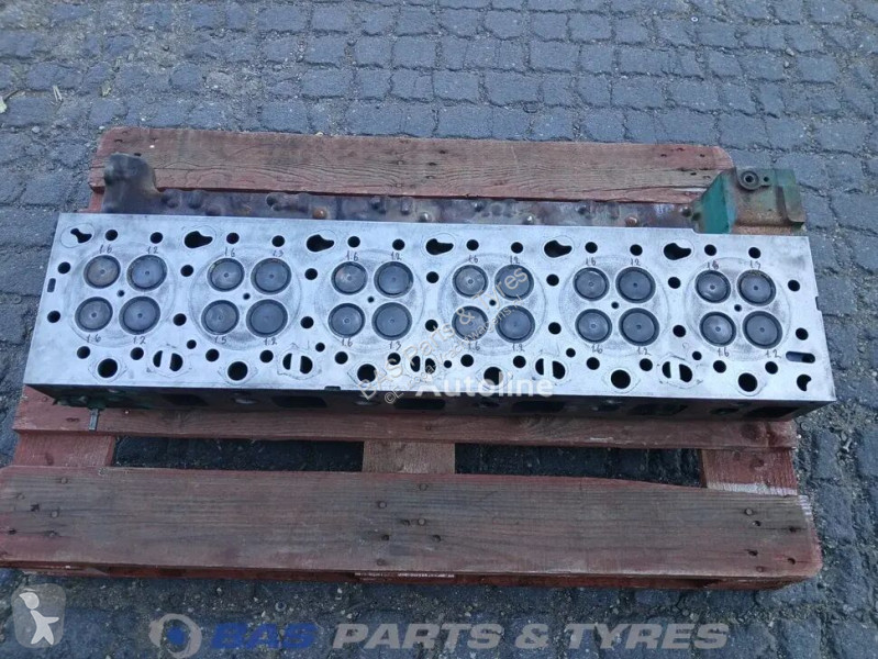 قطع غيار الآليات الثقيلة Volvo Cylinderhead...
