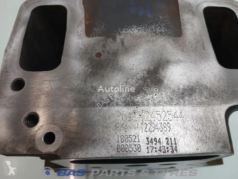 Náhradní díly pro kamiony Scania Cylinderhead...