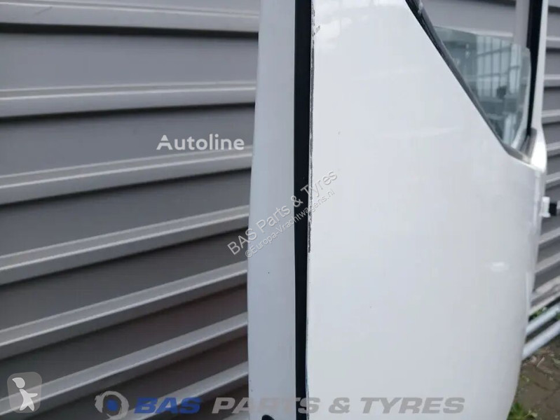 Запчасти для грузовика Renault T-Serie Right