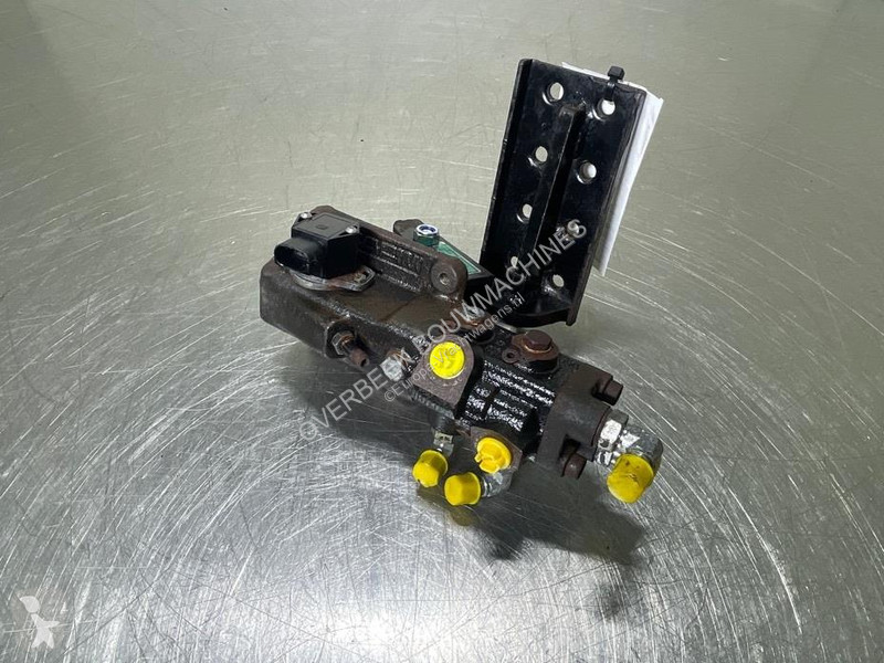 RTH5.30-165240/A-Brake pedal truck part