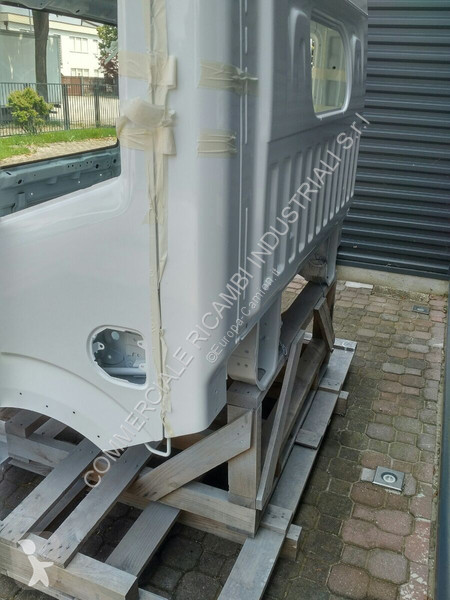 قطع غيار الآليات الثقيلة Renault MAXITY 2007 ->