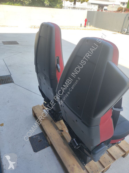 قطع غيار الآليات الثقيلة Volvo driver + passenger