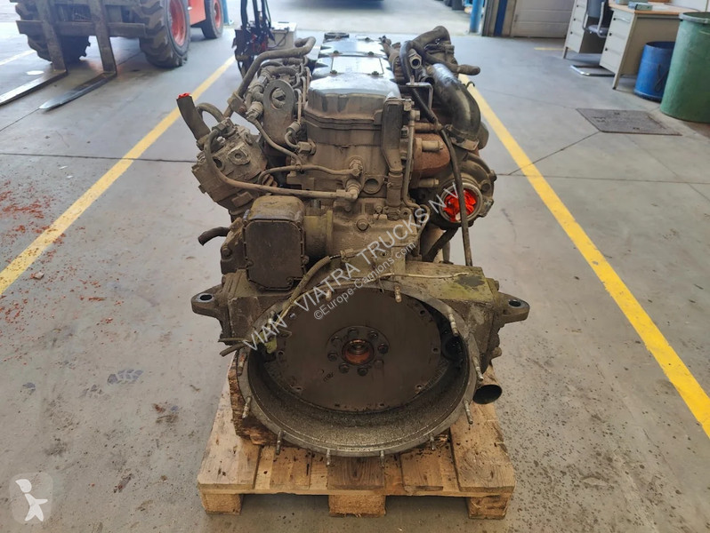 Vrachtwagenonderdelen Iveco F4AE0681*D (210HP...