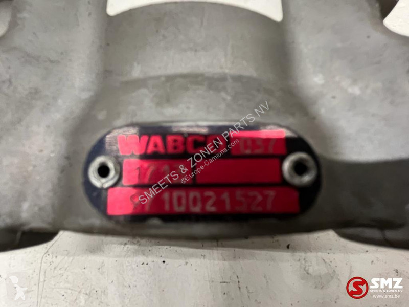 قطع غيار الآليات الثقيلة Wabco Brake valve -...