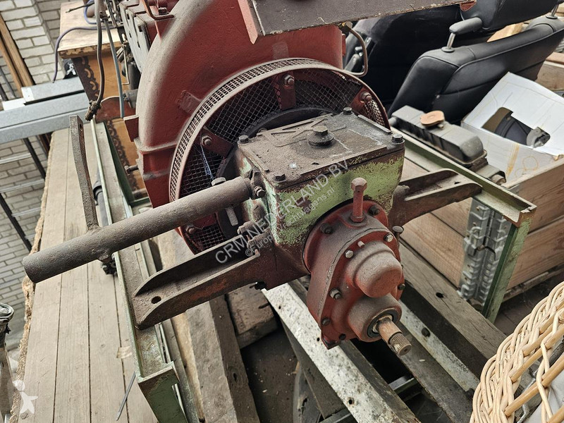 Peças pesados  15 HP OLD SHIPS DIESEL ENGINE...