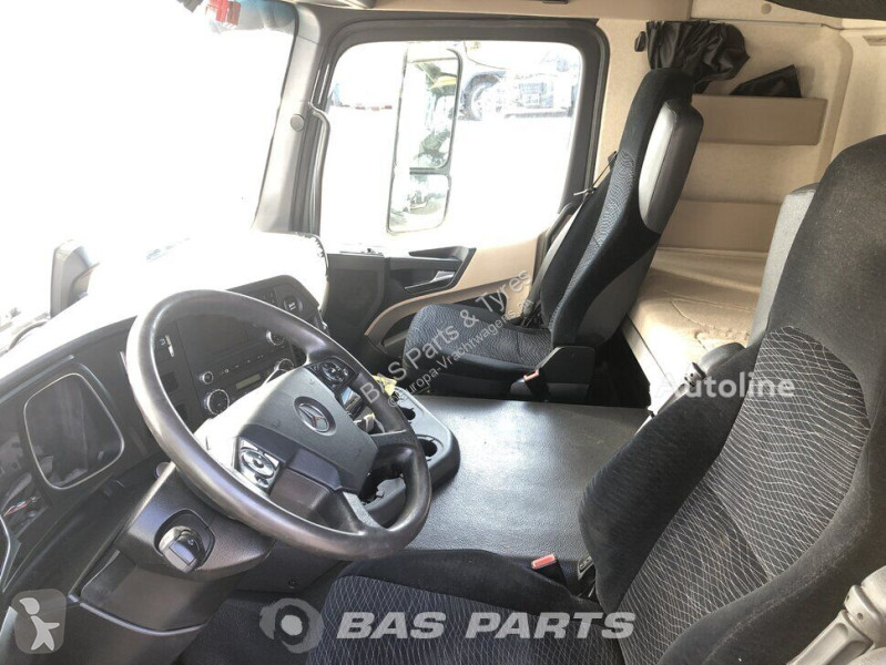 قطع غيار الآليات الثقيلة Mercedes
