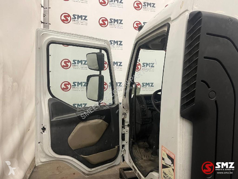 قطع غيار الآليات الثقيلة Renault Occ cabine...