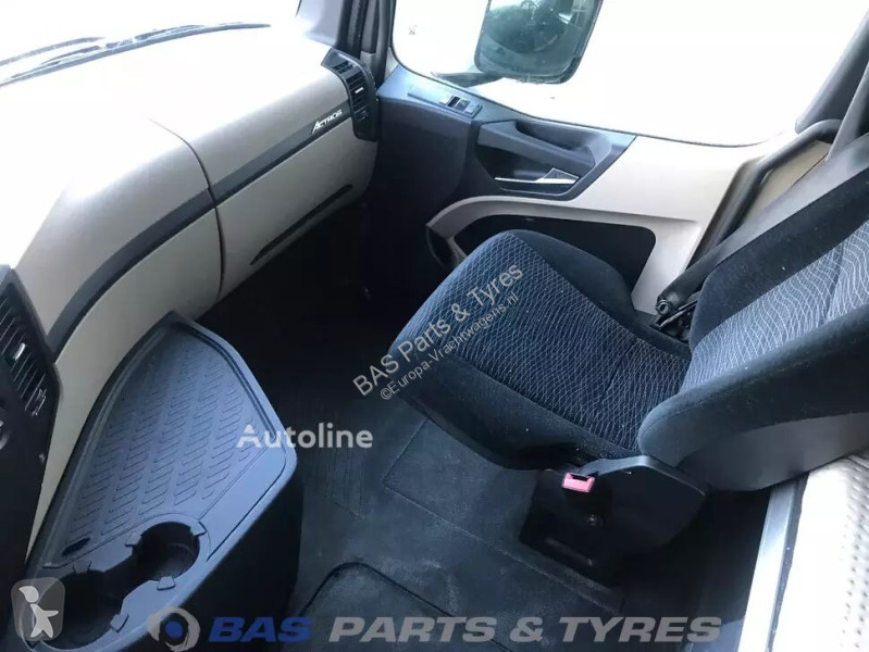 قطع غيار الآليات الثقيلة Mercedes
