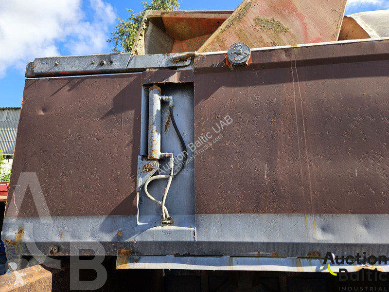 Запчасти для грузовика  truck cargo part with...