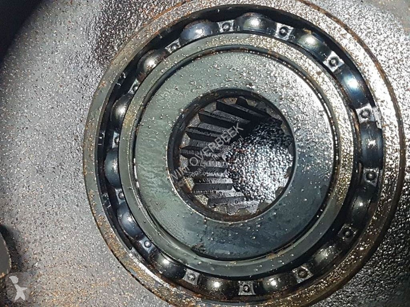 قطع غيار الآليات الثقيلة Yanmar V70...