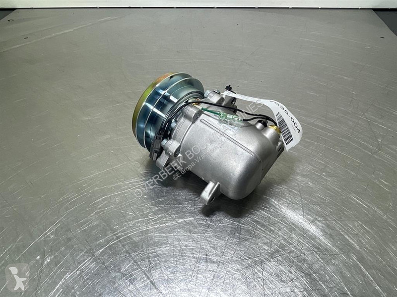 قطع غيار الآليات الثقيلة Yanmar...
