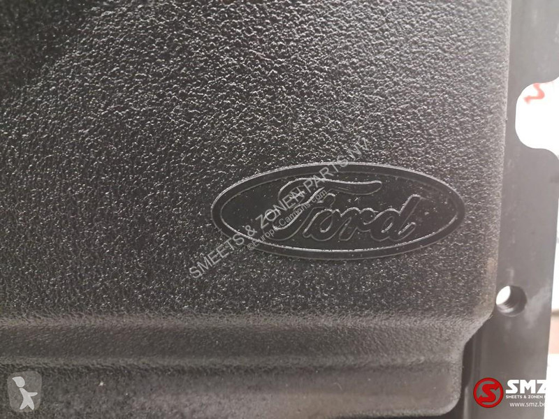 قطع غيار الآليات الثقيلة Ford Occ AdBlue tank +...