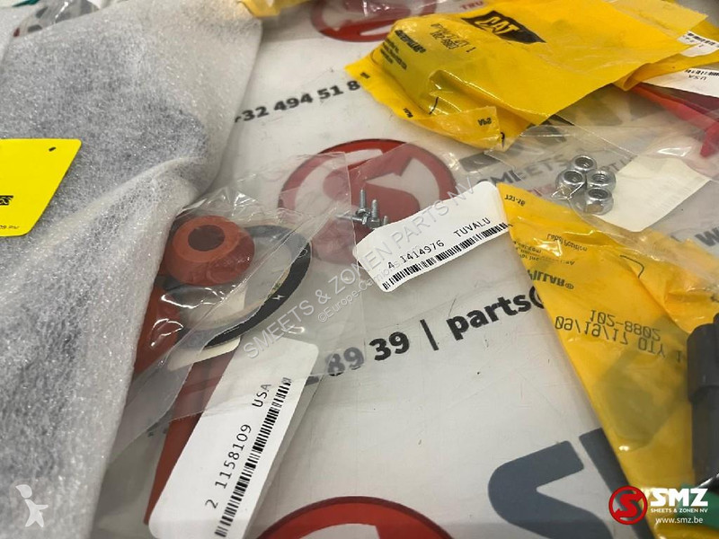 Pezzi di ricambio per mezzi pesanti Caterpillar...