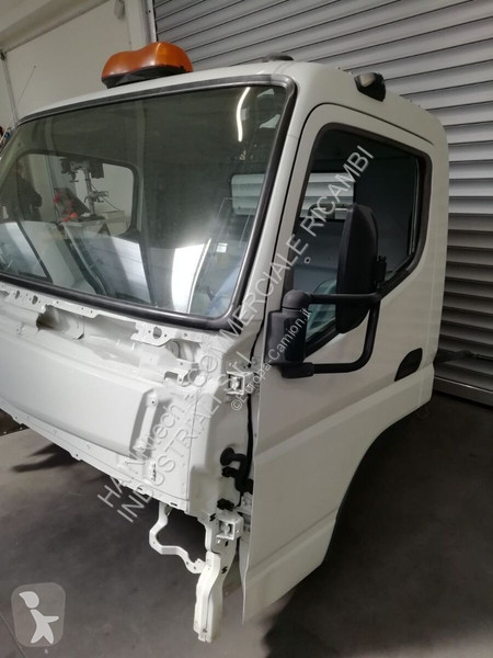 قطع غيار الآليات الثقيلة Mitsubishi Fuso CANTER...
