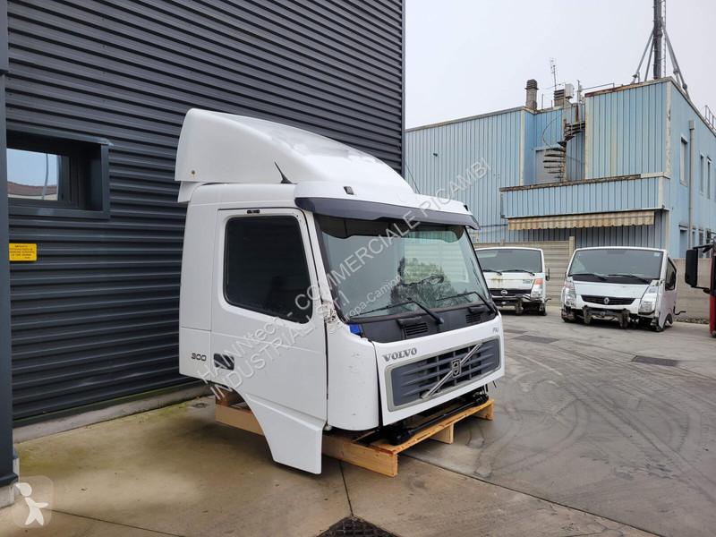 قطع غيار الآليات الثقيلة Volvo - DAY CAB - L1 H1